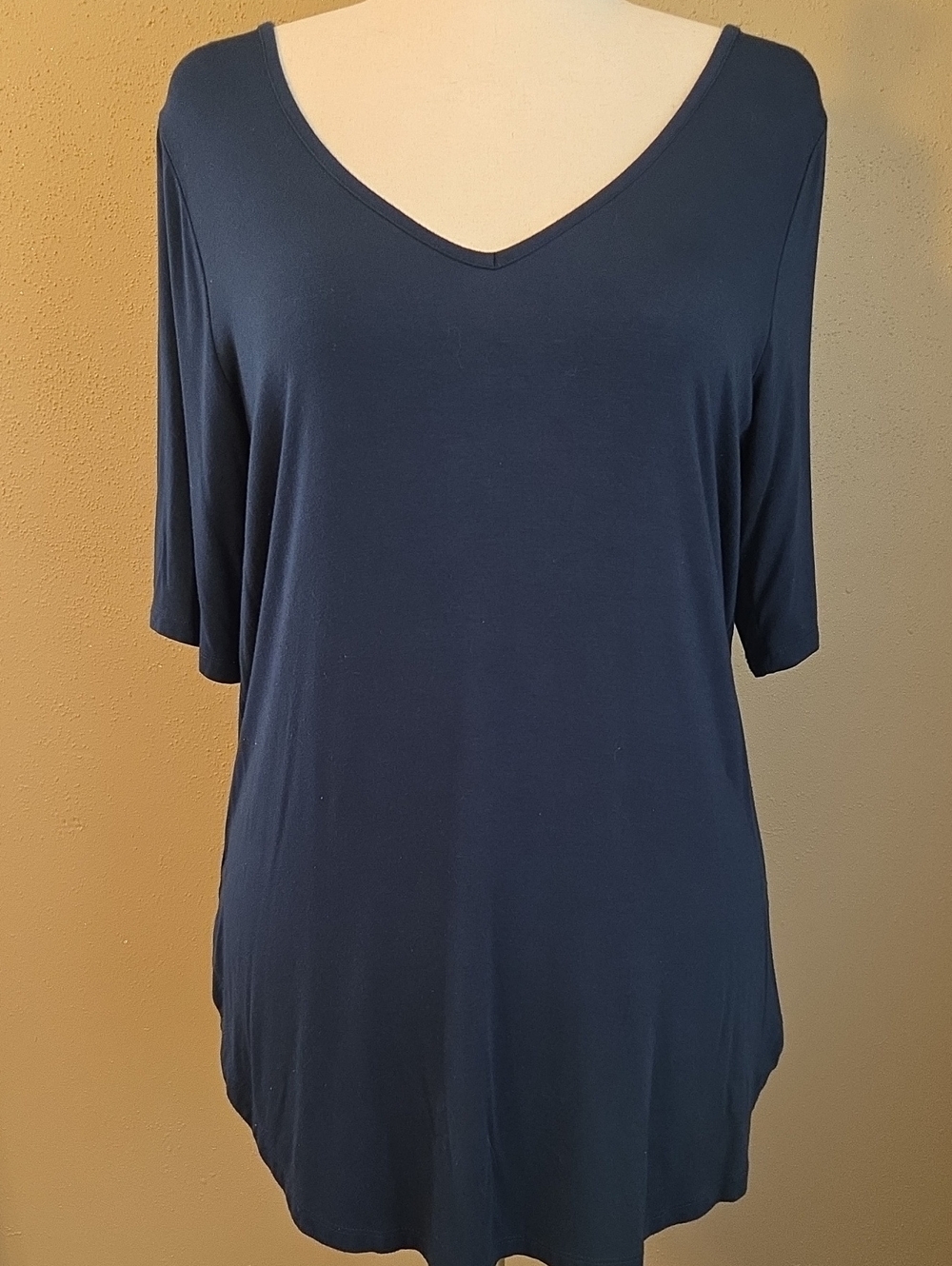 Torrid Super Soft Navy Blue V-Neck Short Sleeve T-Shirt Size 1